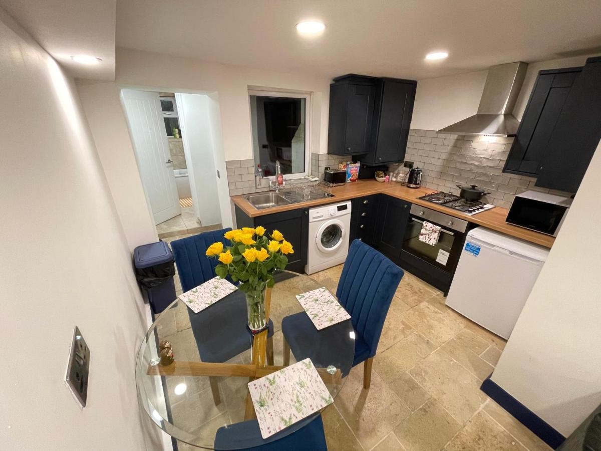 2 Bedroom Cottage Gloucester City Center المظهر الخارجي الصورة