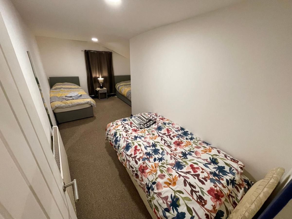 2 Bedroom Cottage Gloucester City Center المظهر الخارجي الصورة